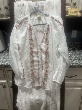 Good Hart Moonflower White Embroidered Blouse Size M